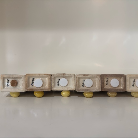 Rooster Spice Rack with cute egg pulls - Picture 3 of 8